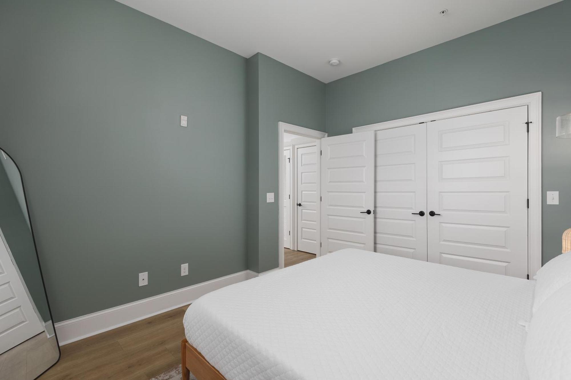 Chic And Cozy Designer 3 Miles To Downtown Apartment Nashville