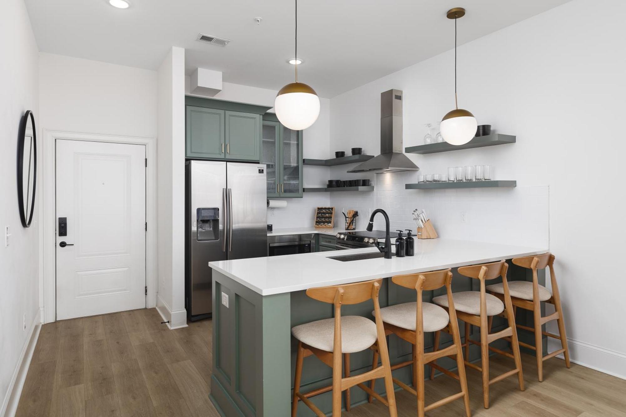 Chic And Cozy Designer 3 Miles To Downtown
