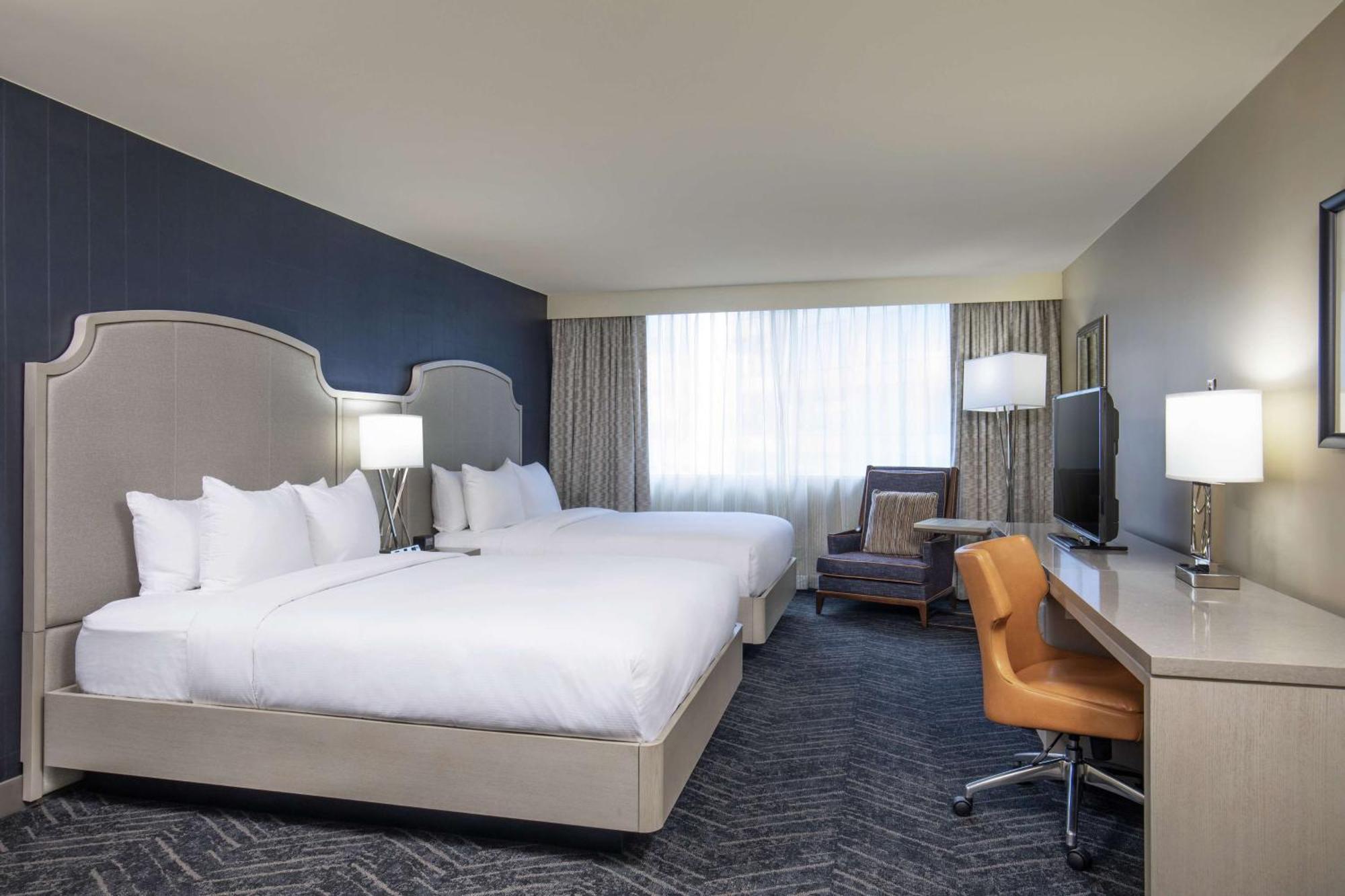 Doubletree By Hilton Downtown 4*