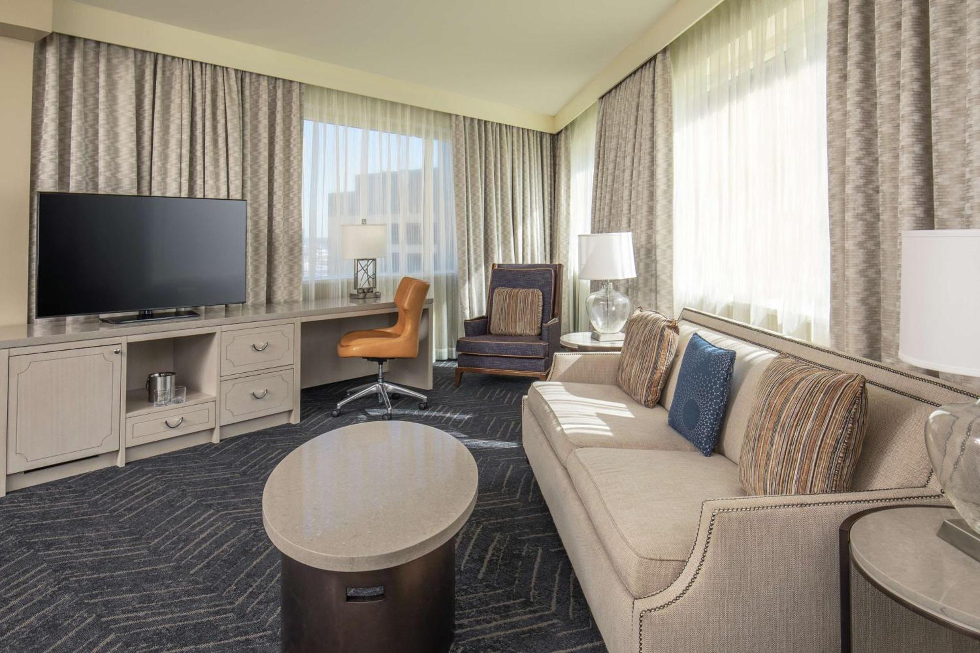 Hotel Doubletree By Hilton Downtown Nashville