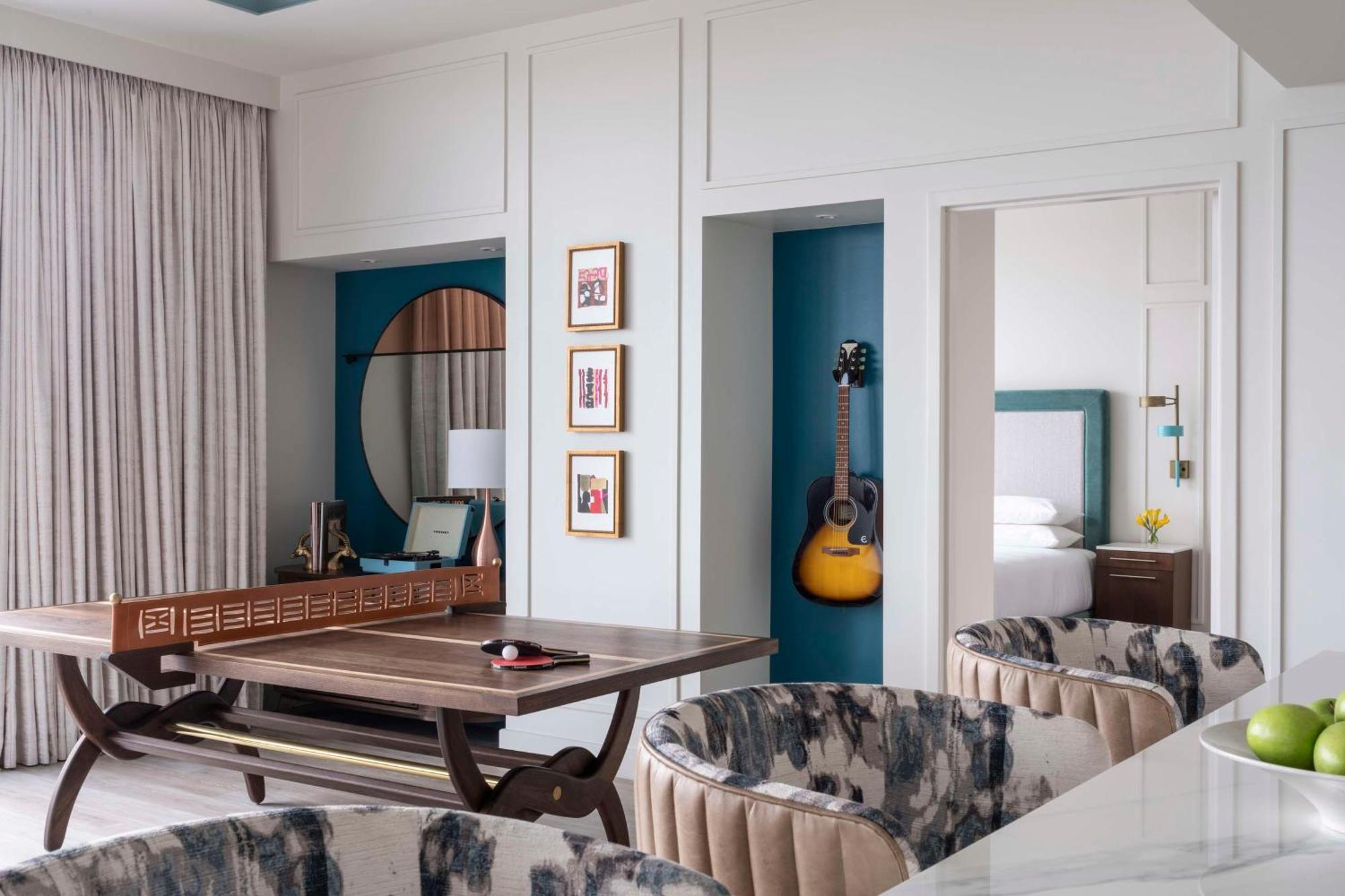 Hyatt Centric Downtown Hotel 5*