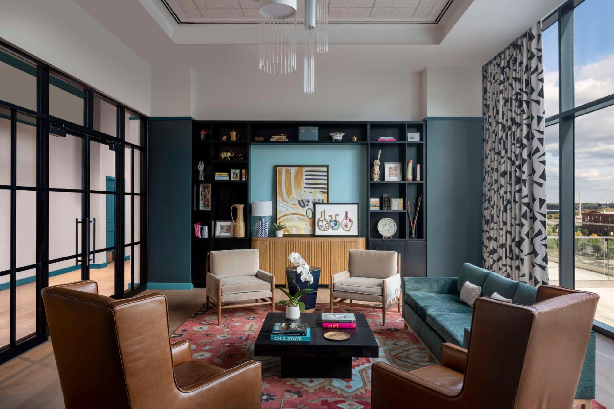 Hyatt Centric Downtown Hotel 4*