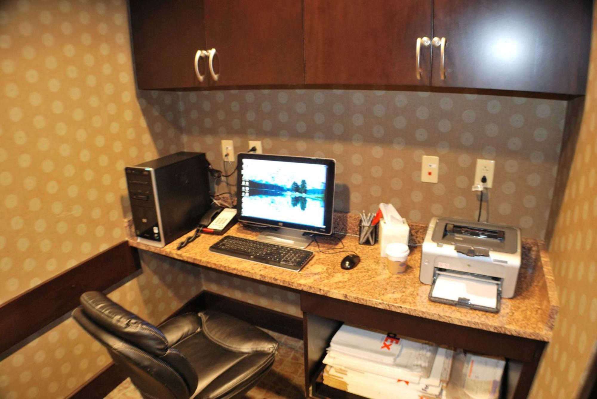 Hampton & At Opryland Hotel 3*