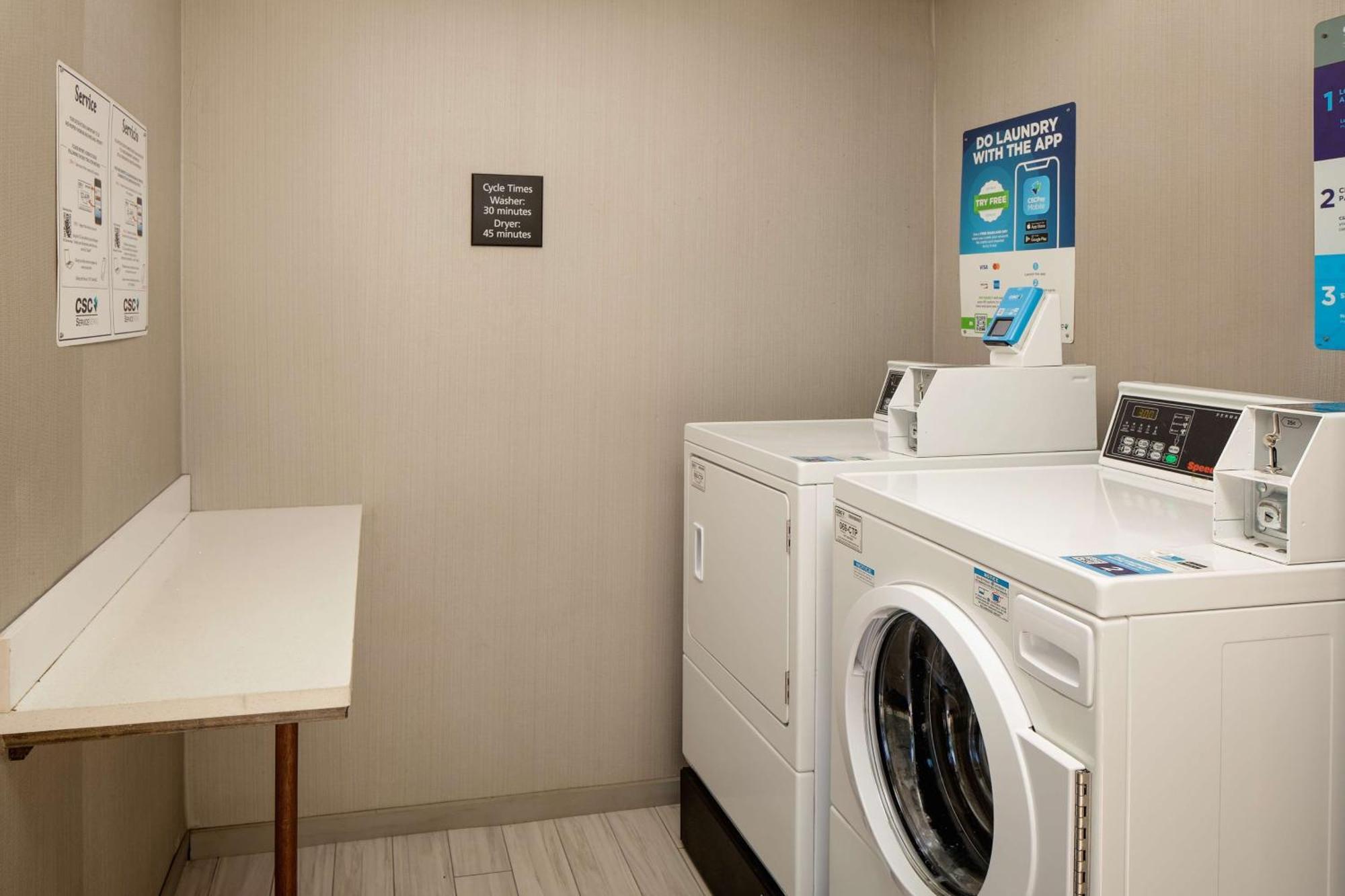 Hotel Hampton & Nashville-airport 3*