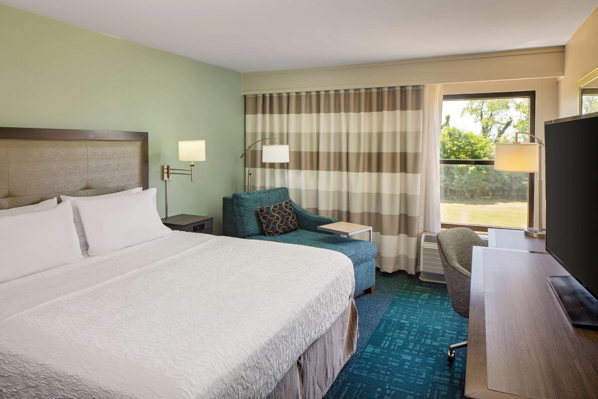 Hotel Hampton & Nashville-airport 3*