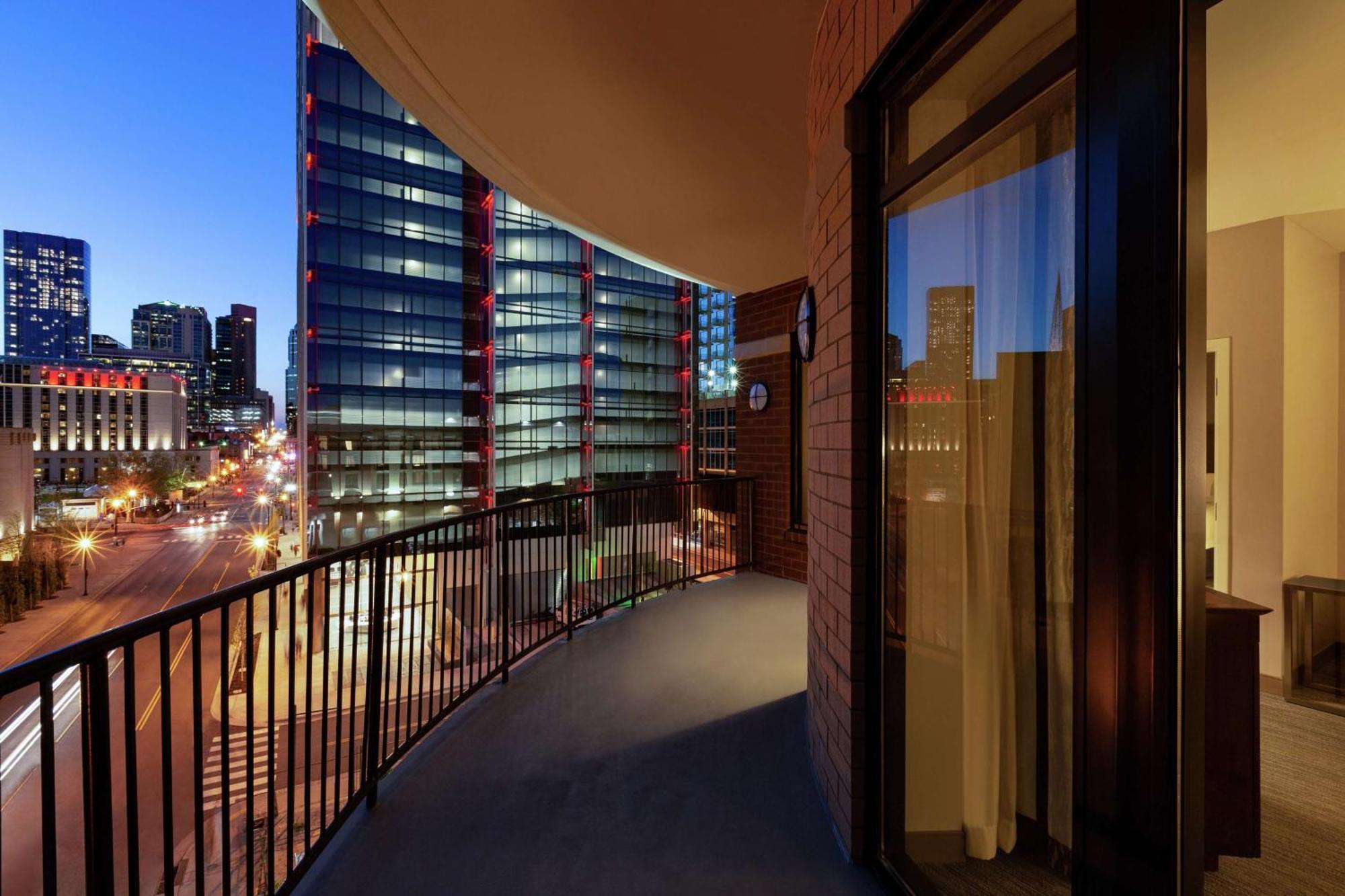 Hampton & Nashville-downtown 3*