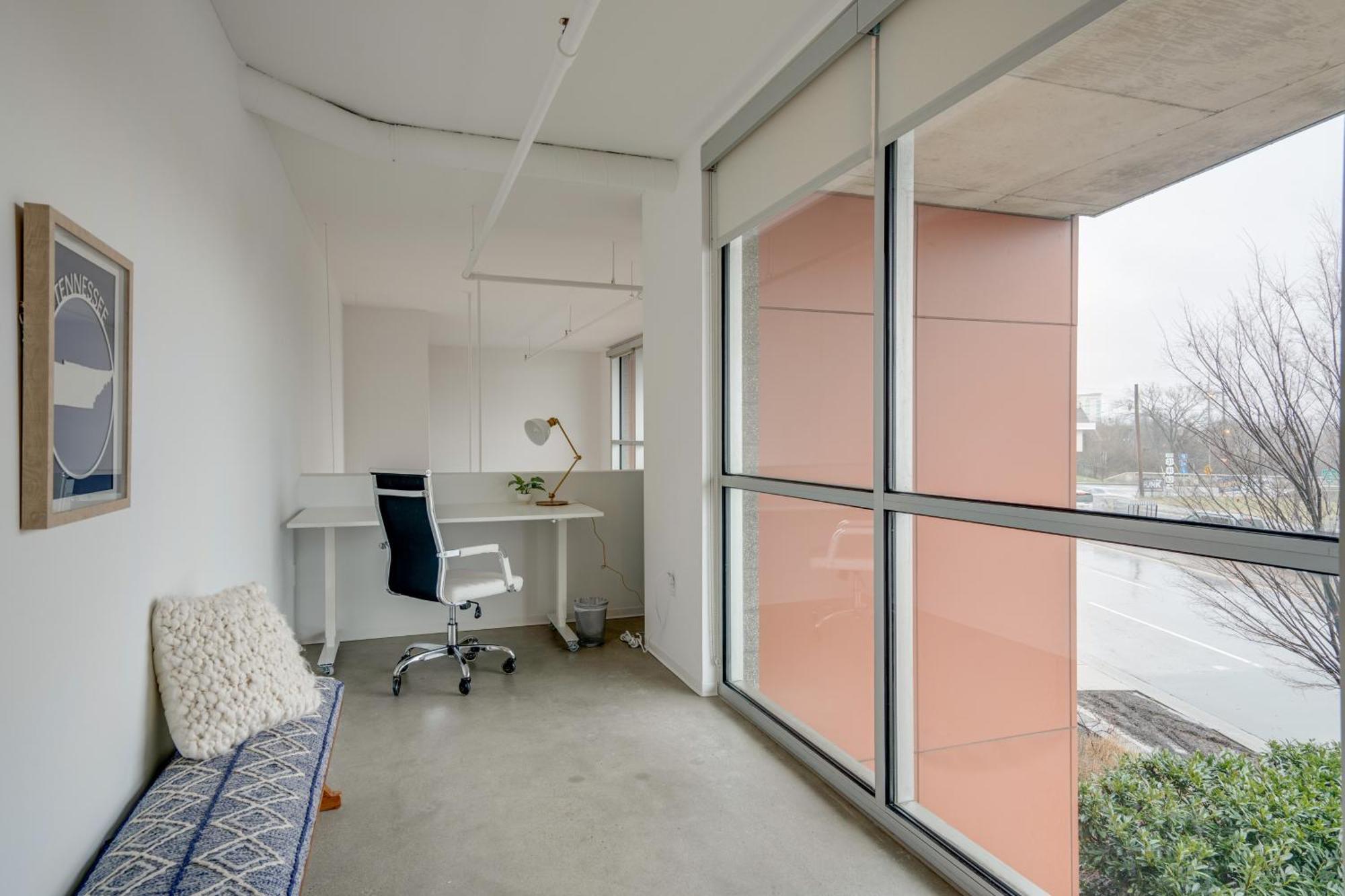 Two Story 2bd 2ba A Work Live * Nashville