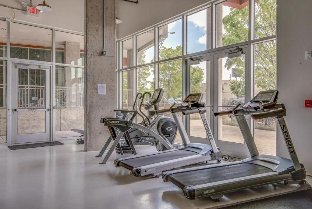 Sleek And Spacious In East! * Nashville