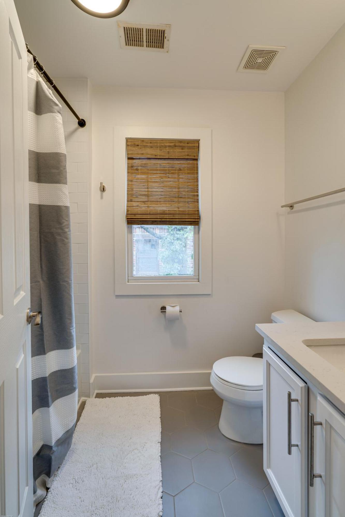 Holiday home Skyline Views From Shelby With Wifi, Fully Furnished, Pet Friendly & In Unit Laundry *