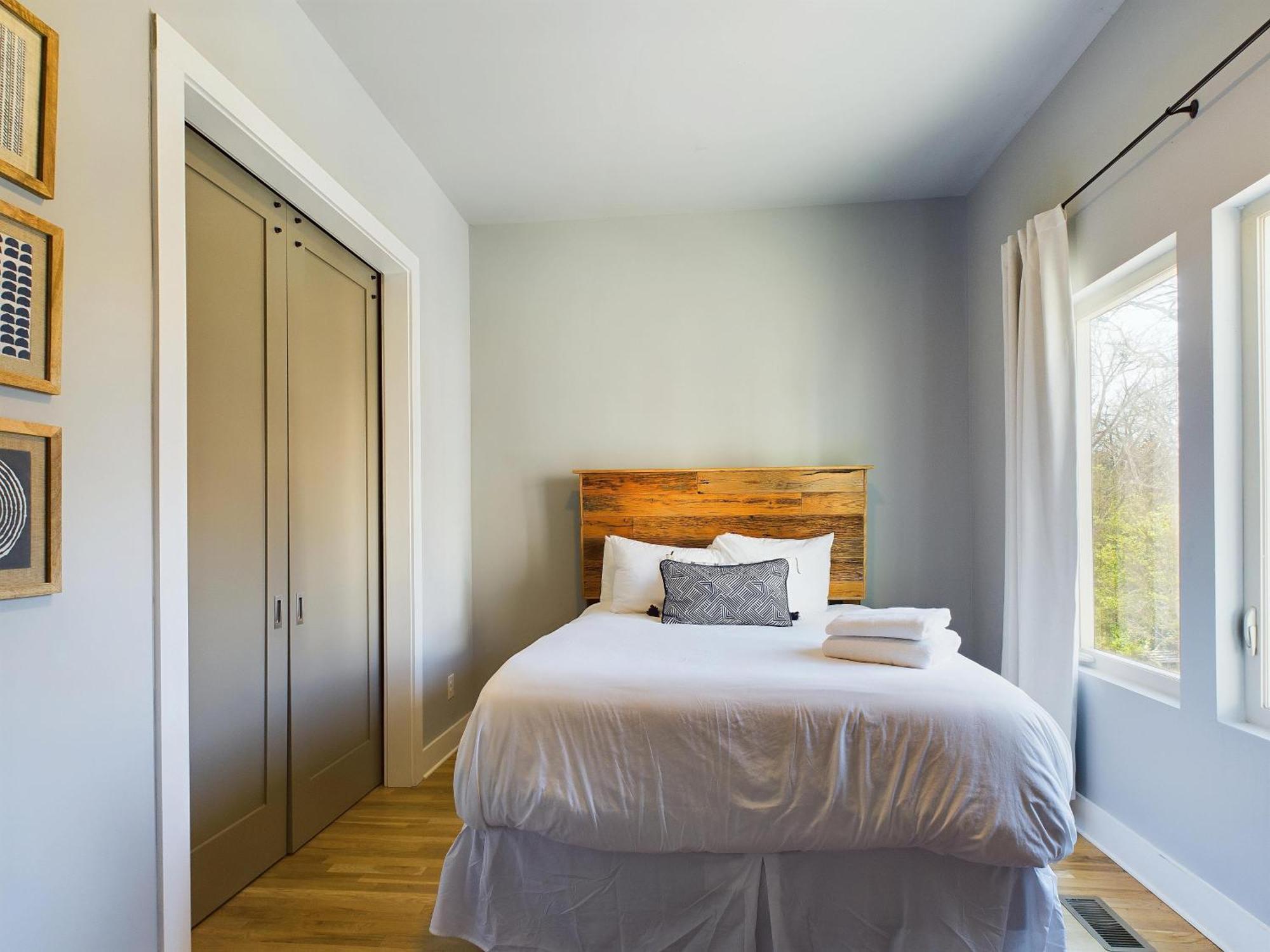 Holiday home - 970 B Youngs Ln *