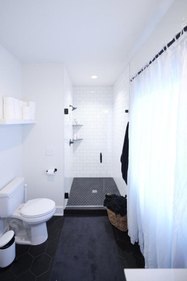 Holiday home Modern Home,10min To Downtown, 15min Walk To Five Points, Sleeps 6! Nashville