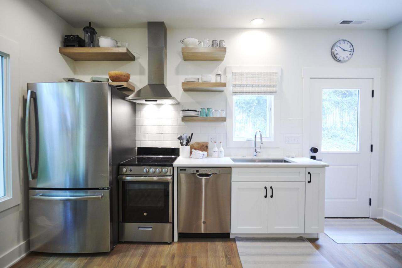 Modern Home,10min To Downtown, 15min Walk To Five Points, Sleeps 6! Holiday home