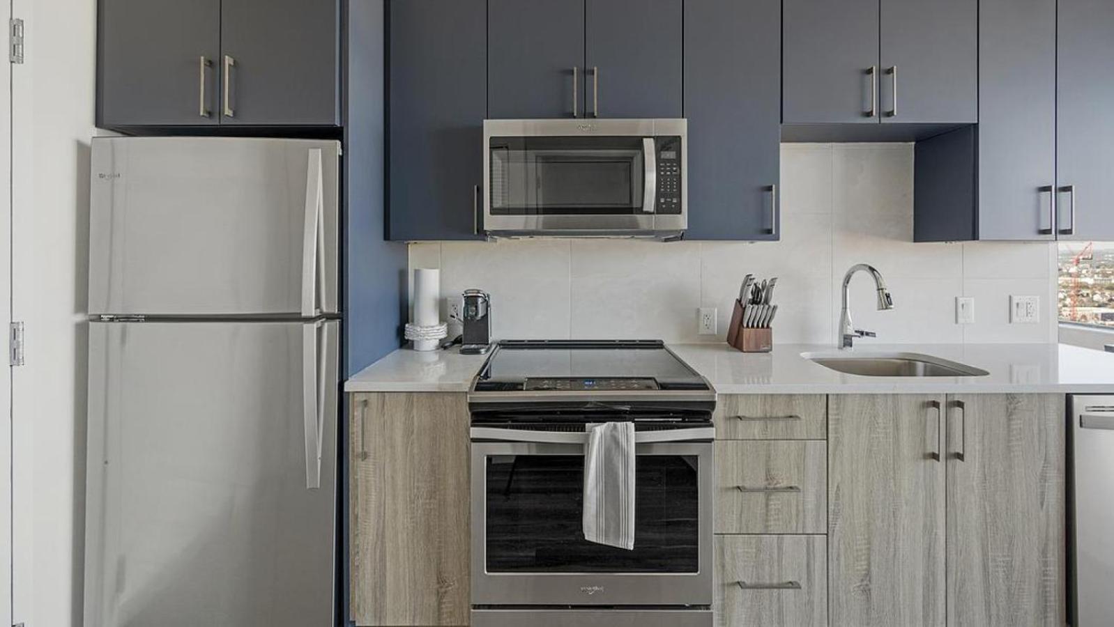 Landing Modern With Amazing Amenities Apartment Nashville
