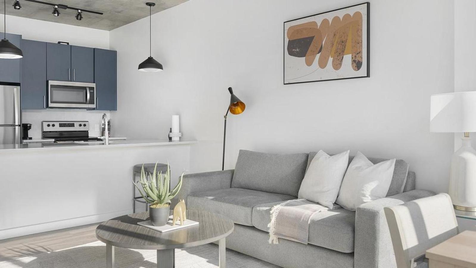 Landing Modern With Amazing Amenities Apartment *