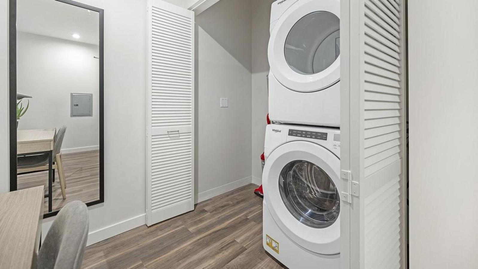 Apartment Landing - Modern With Amazing Amenities