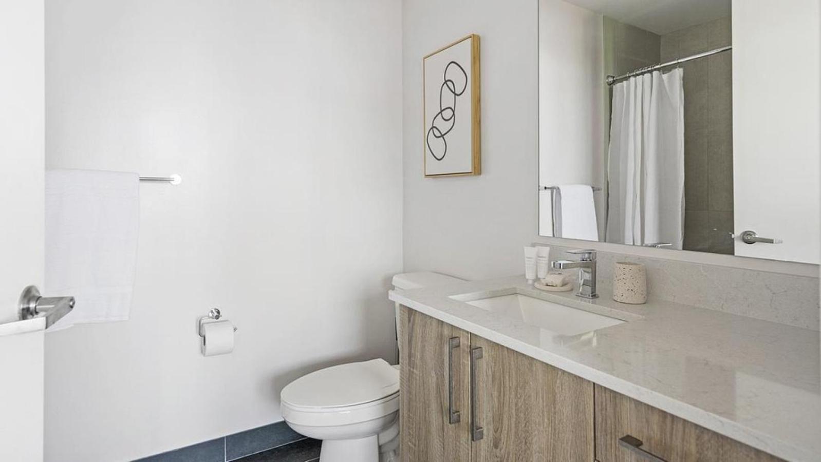 Apartment Landing - Modern With Amazing Amenities *