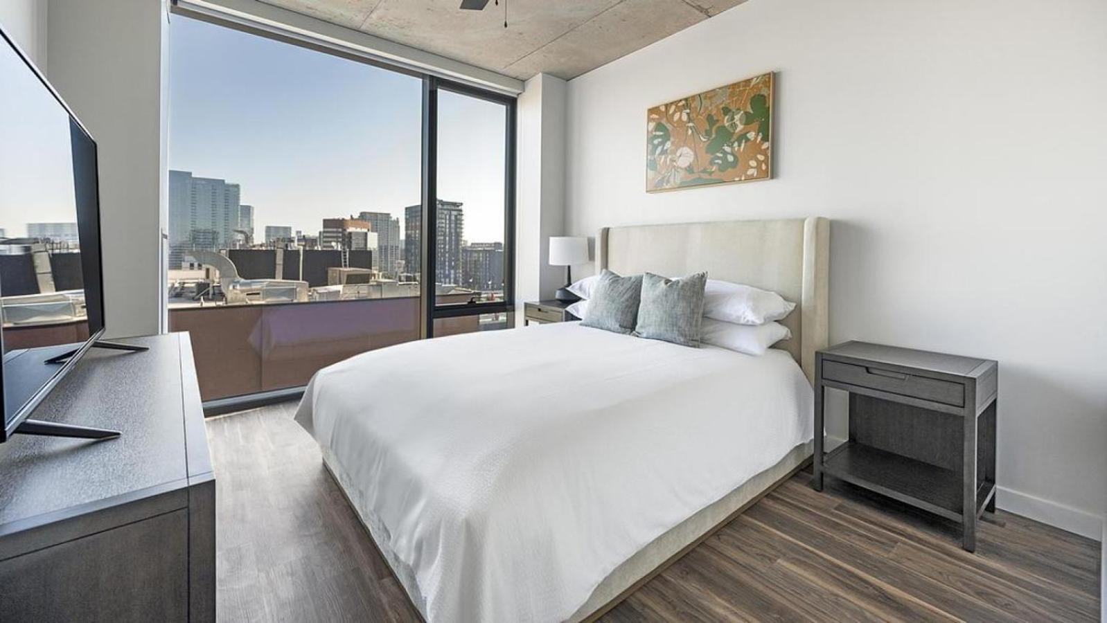 Apartment Landing - Modern With Amazing Amenities Nashville