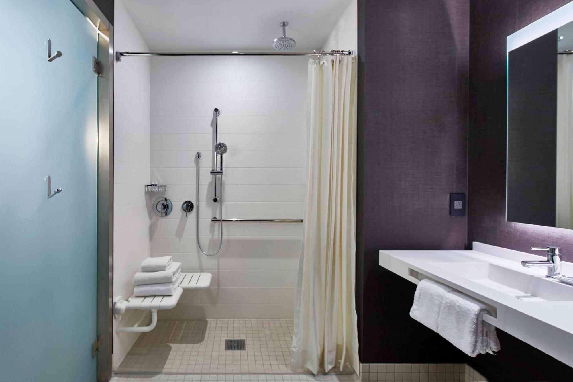 Ac Downtown Hotel 4*