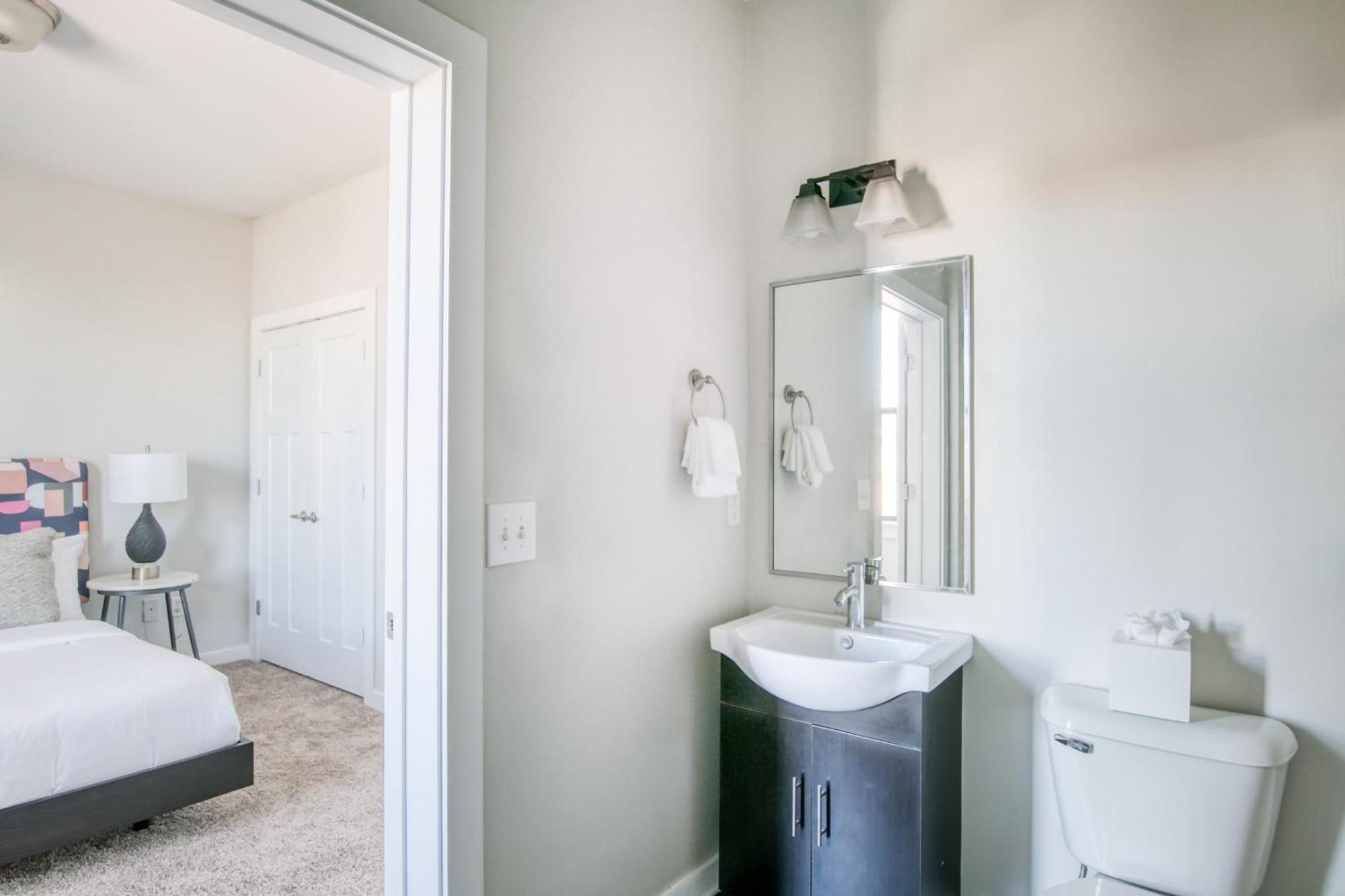Apartment Cozysuites Music Row Chic 1br With Free Parking 42 *