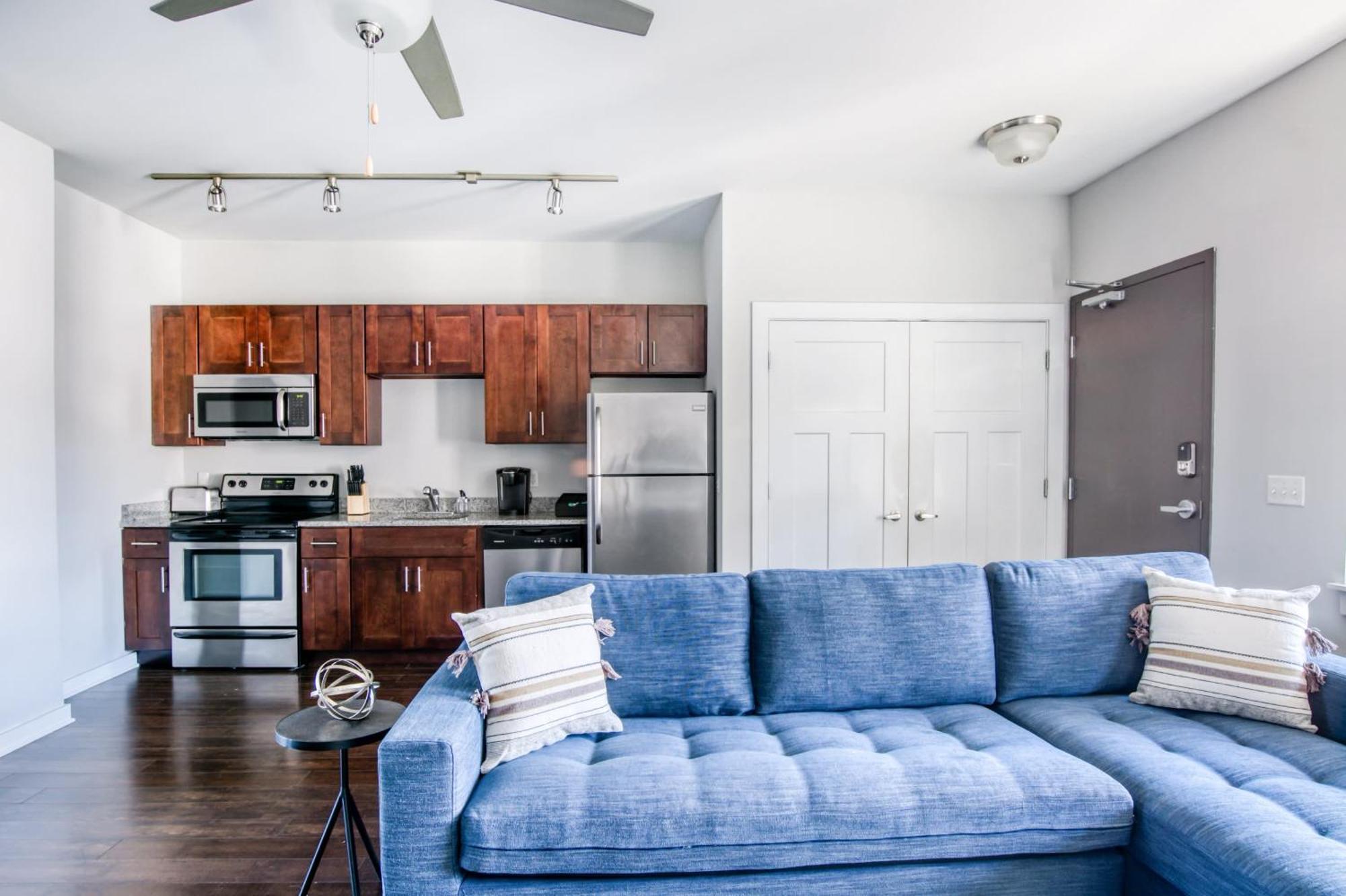 Cozysuites Music Row Chic 1br With Free Parking 42 Apartment