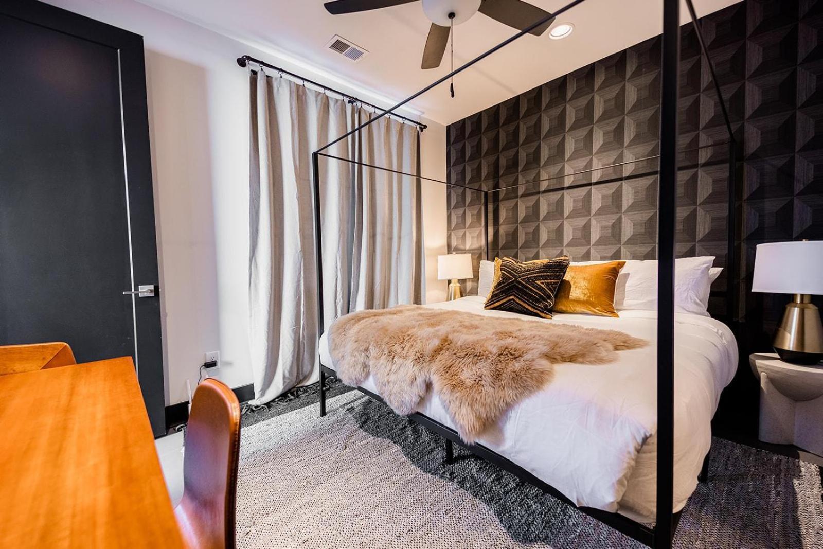 Two Lavish Gulch Homes - Mins To Broadway Holiday home
