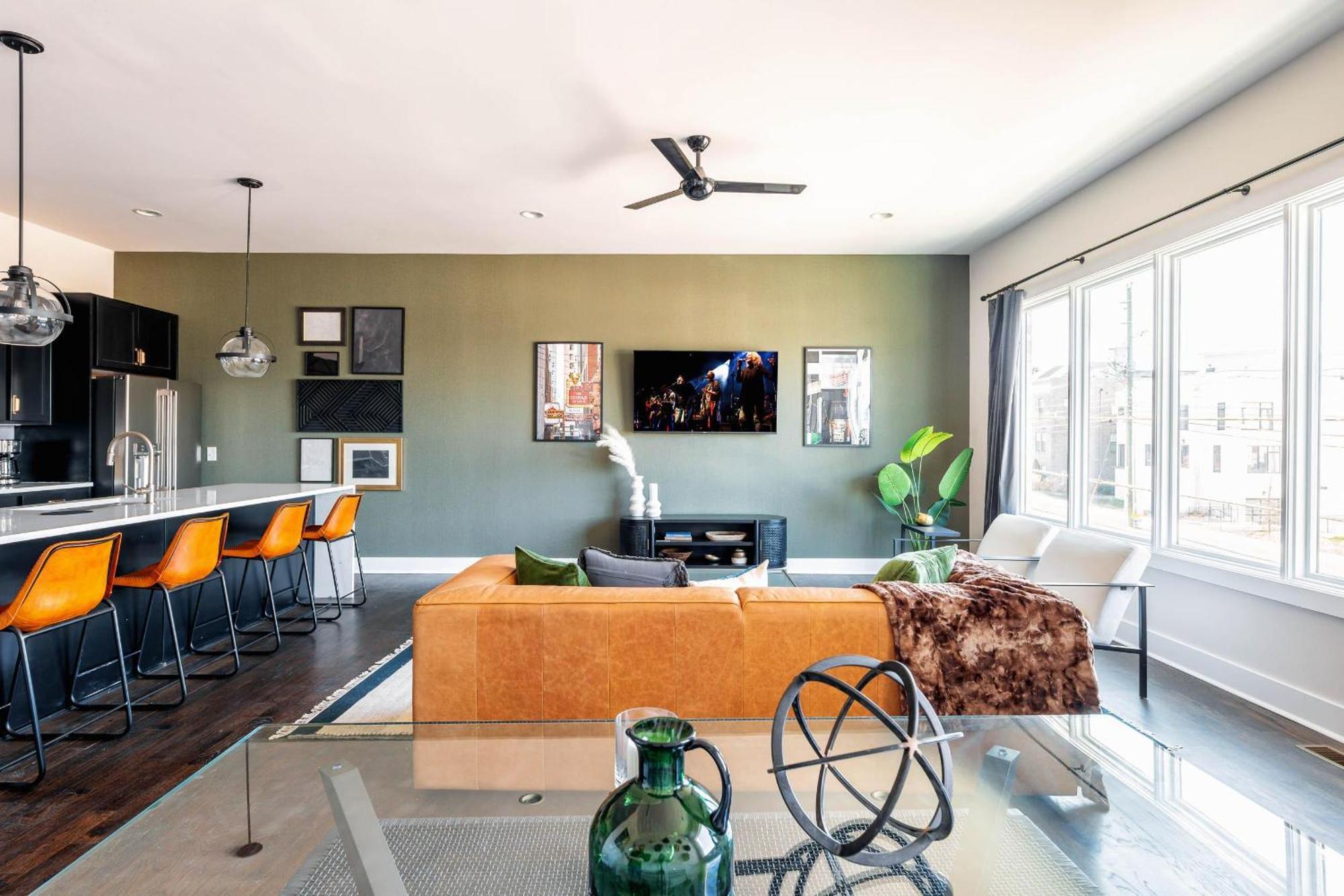 Luxe-cowboy Country-patio Hot Tub-downtown Living *