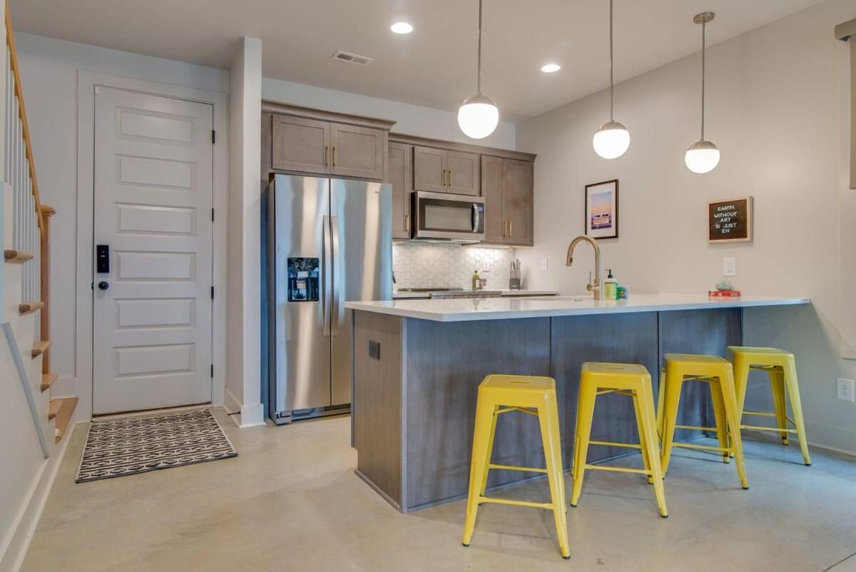 Charming East Duplex For 20 Holiday home *