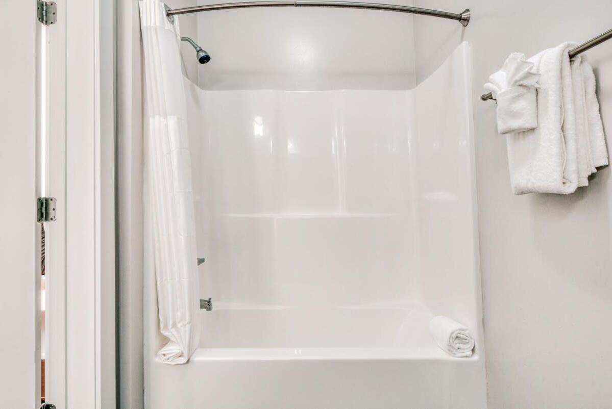 Cozysuites Musicrow Classy 1br W Free Parking 24 Apartment Nashville