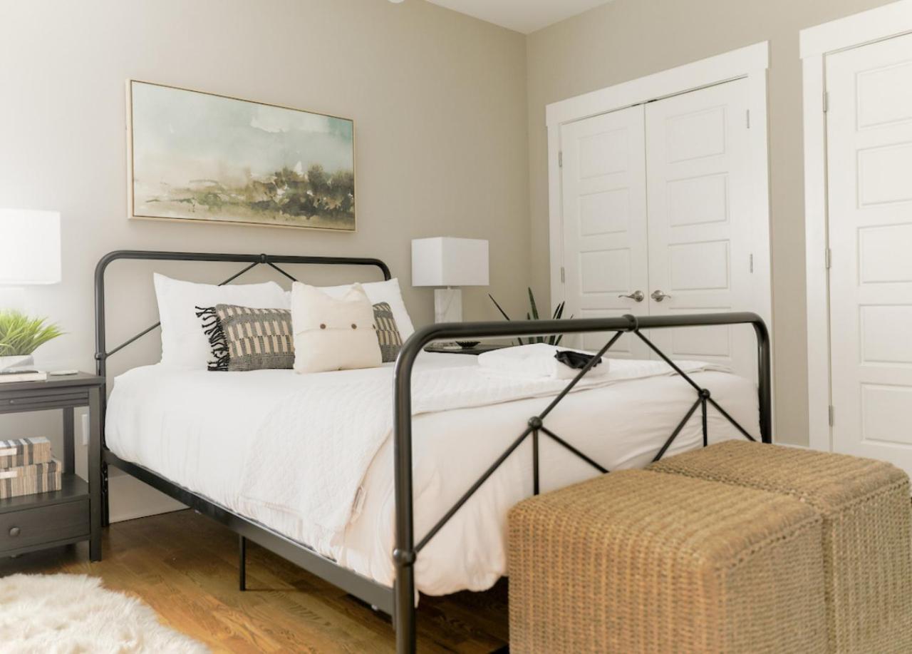 New Listing Rooftop Elevator Parking Walkable *