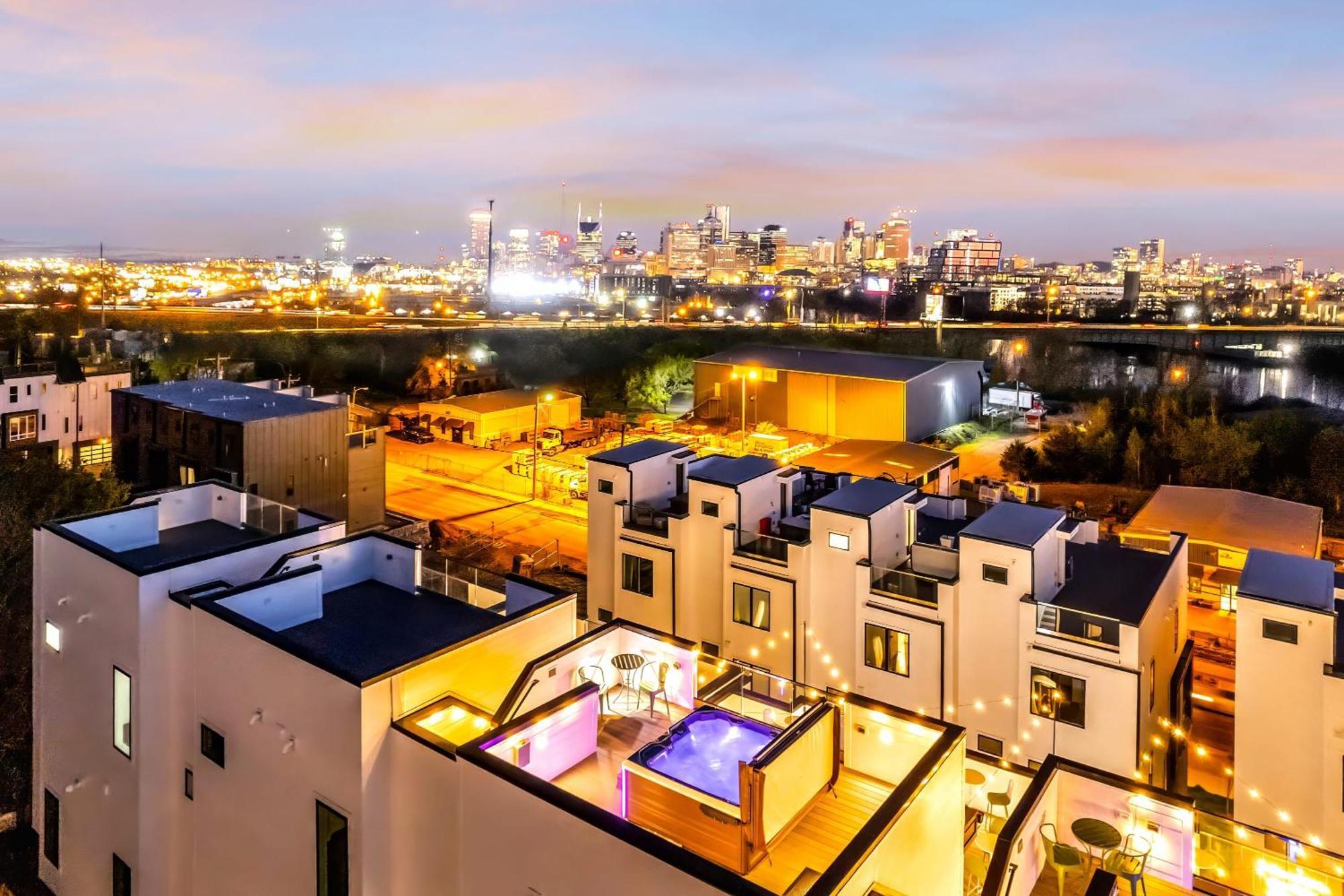 New Nash Eras - 15 Beds - Hot Tub On Rooftop Deck
