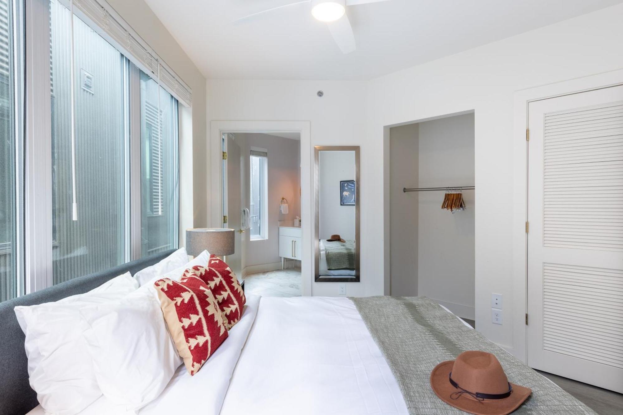 Outrider 113 By Avantstay Accessible Bathrooms *