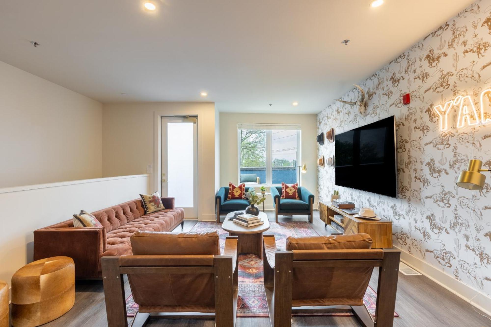 Outrider 1020 By Avantstay 5 Minutes To Broadway Downtown *