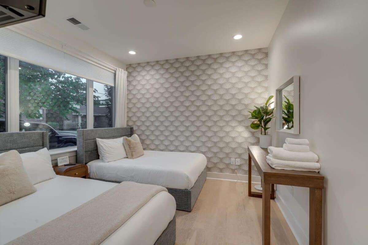 Holiday home Luxury Townhouse + Rooftop Deck + 1 1 Mi Downtown Nashville