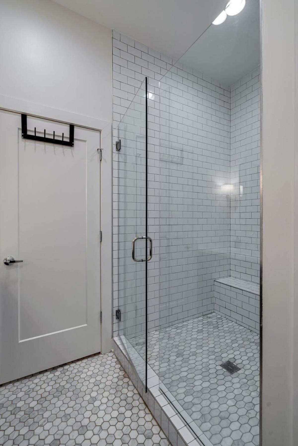 Luxury Townhouse + Rooftop Deck + 1 1 Mi Downtown Nashville