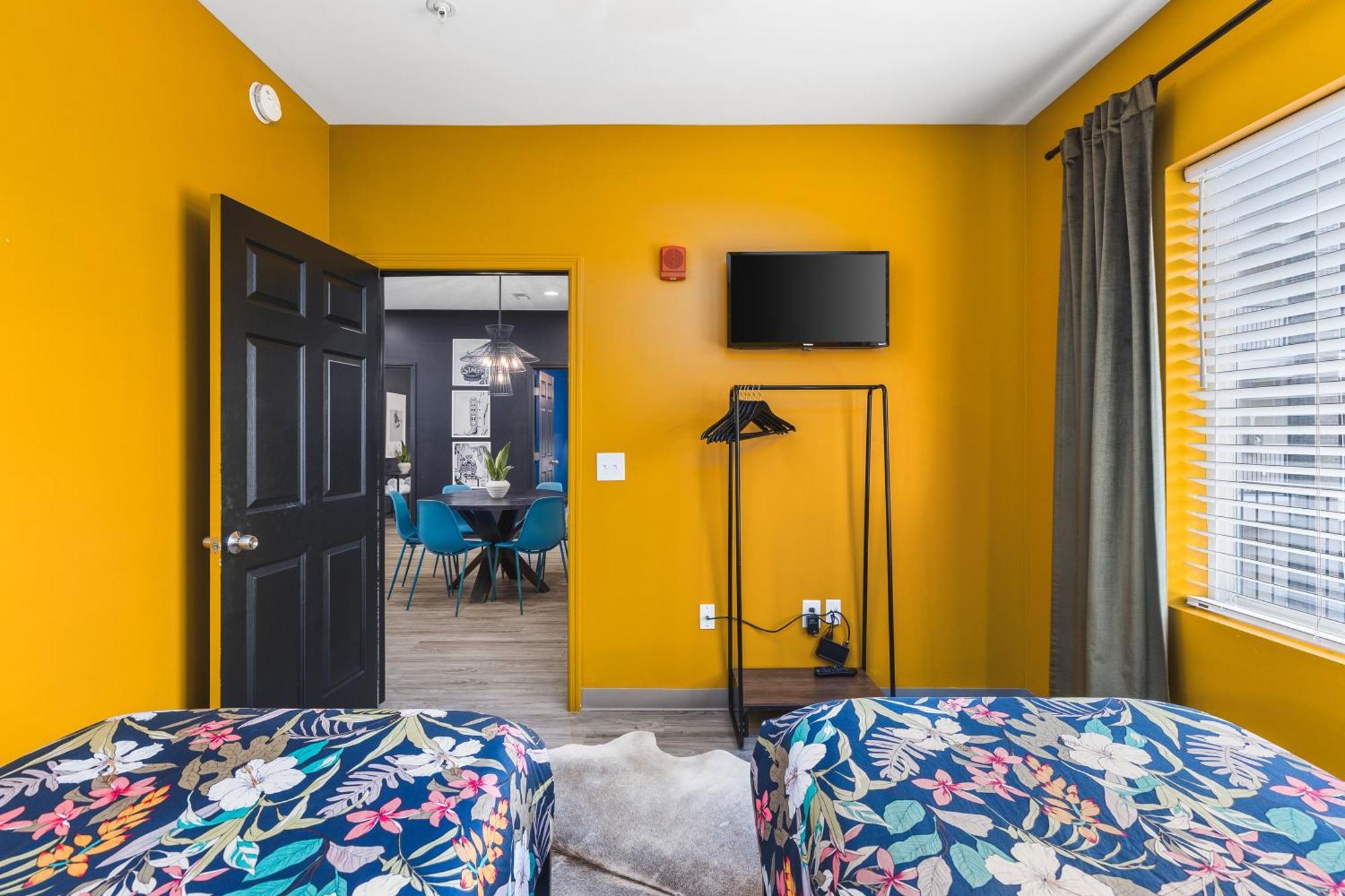 Apartment 8 Beds 4 Bedroom Walk To Restaurants, Bars And Coffee Nashville