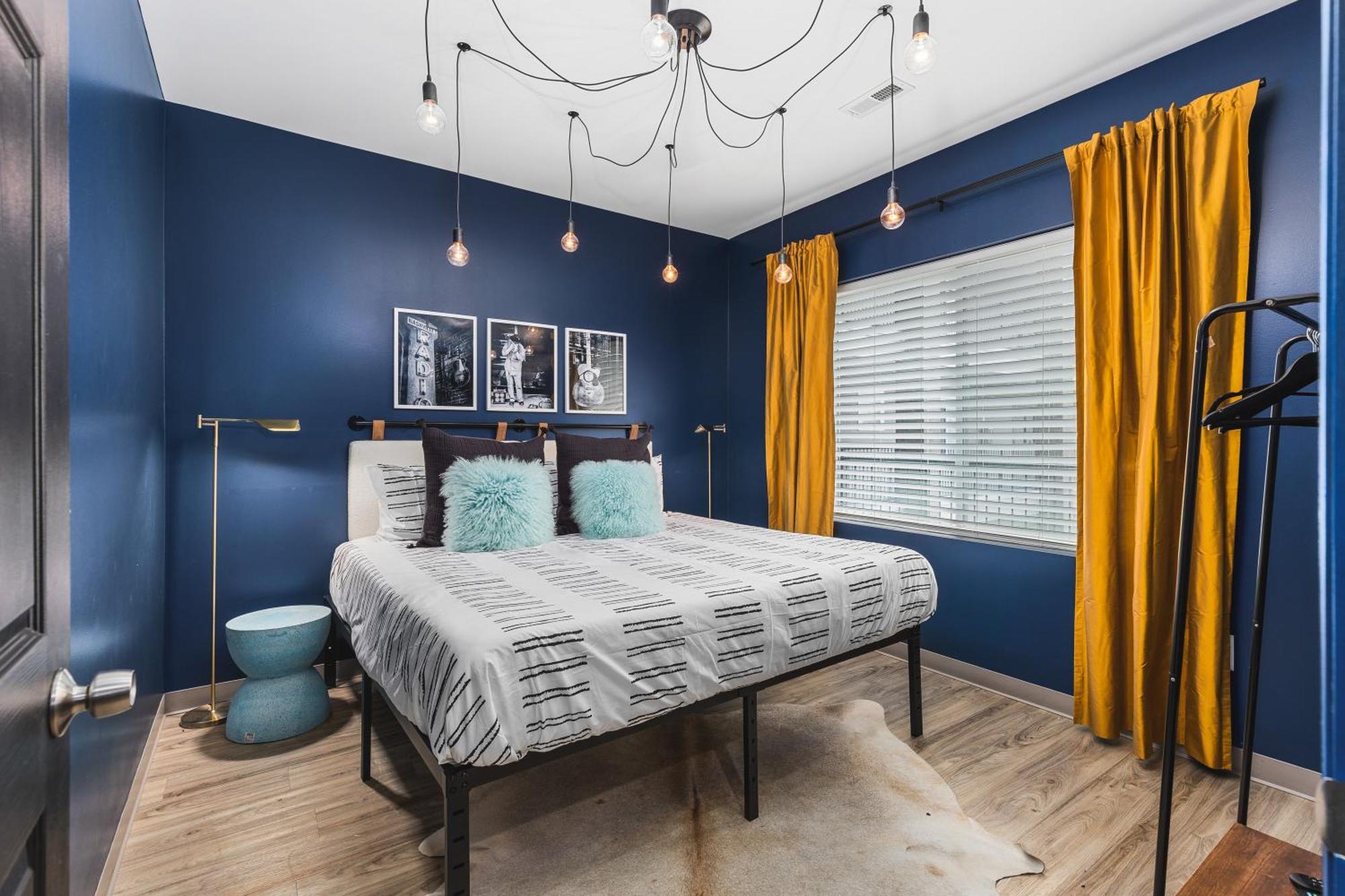 8 Beds 4 Bedroom Walk To Restaurants, Bars And Coffee