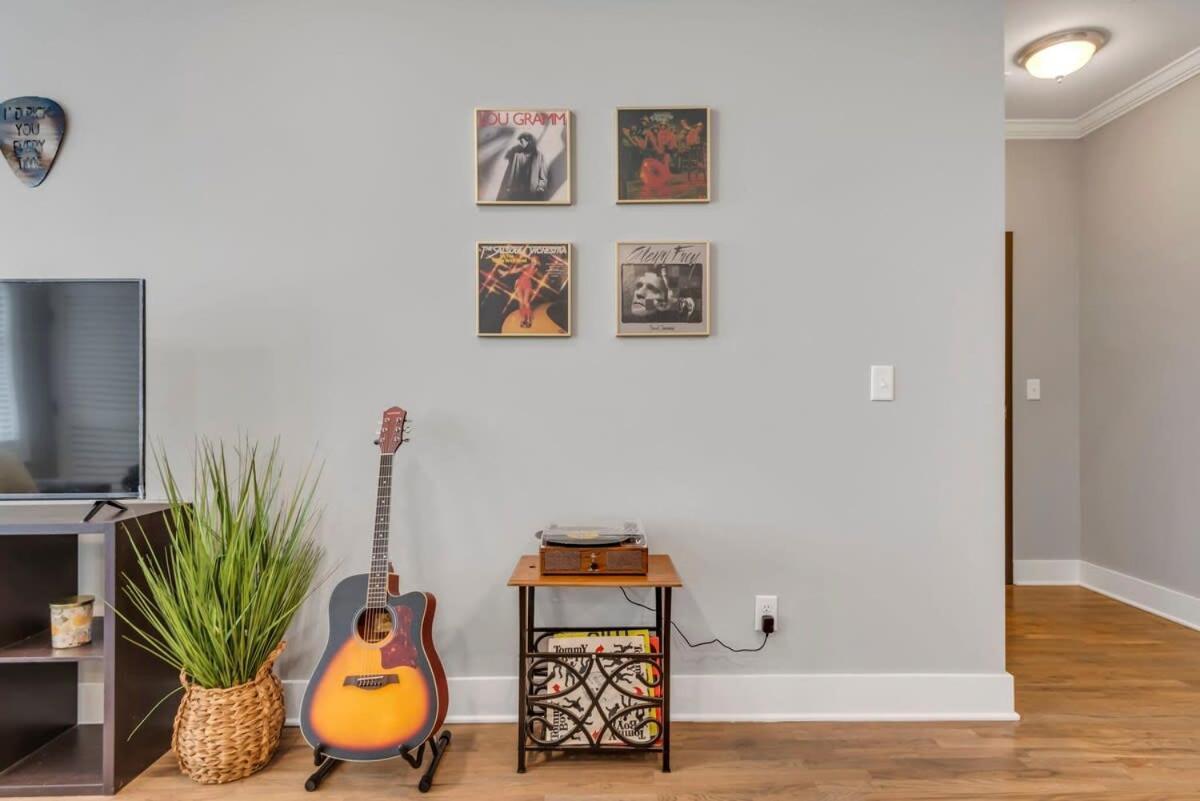 Holiday home Modern Nations - Walkable - 5 Mi Downtown Nashville