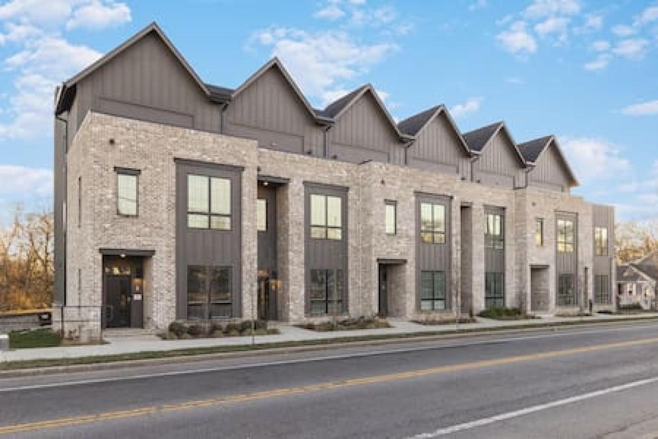 Holiday home Modern With Large Patio Rooftop Deck And Garage Nashville