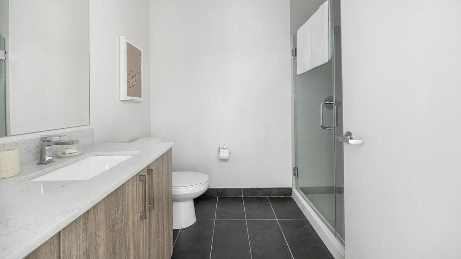 Landing Modern With Amazing Amenities Nashville