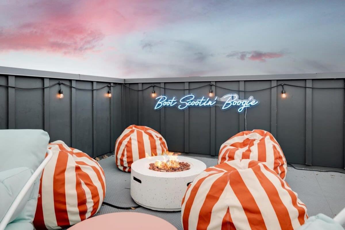 Butterfly Bnb~modern Luxury~giant Rooftop~9min Dt Holiday home *