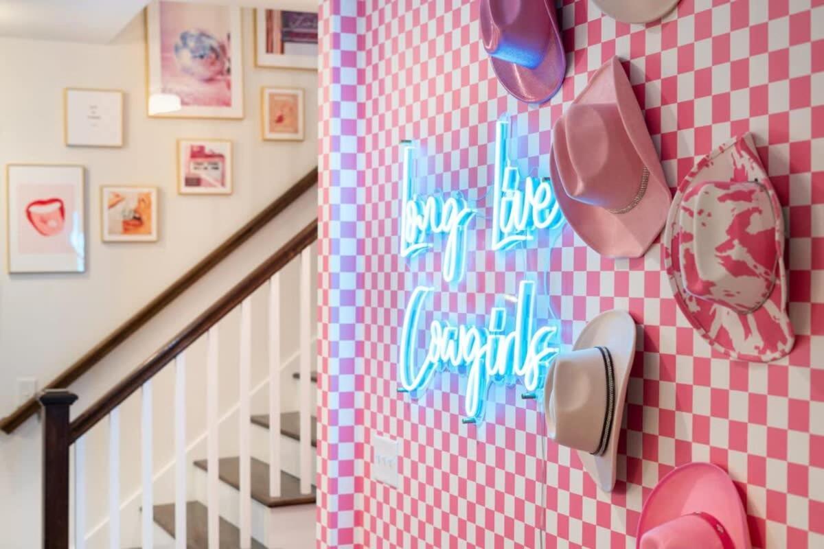 Butterfly Bnb~modern Luxury~giant Rooftop~9min Dt Holiday home