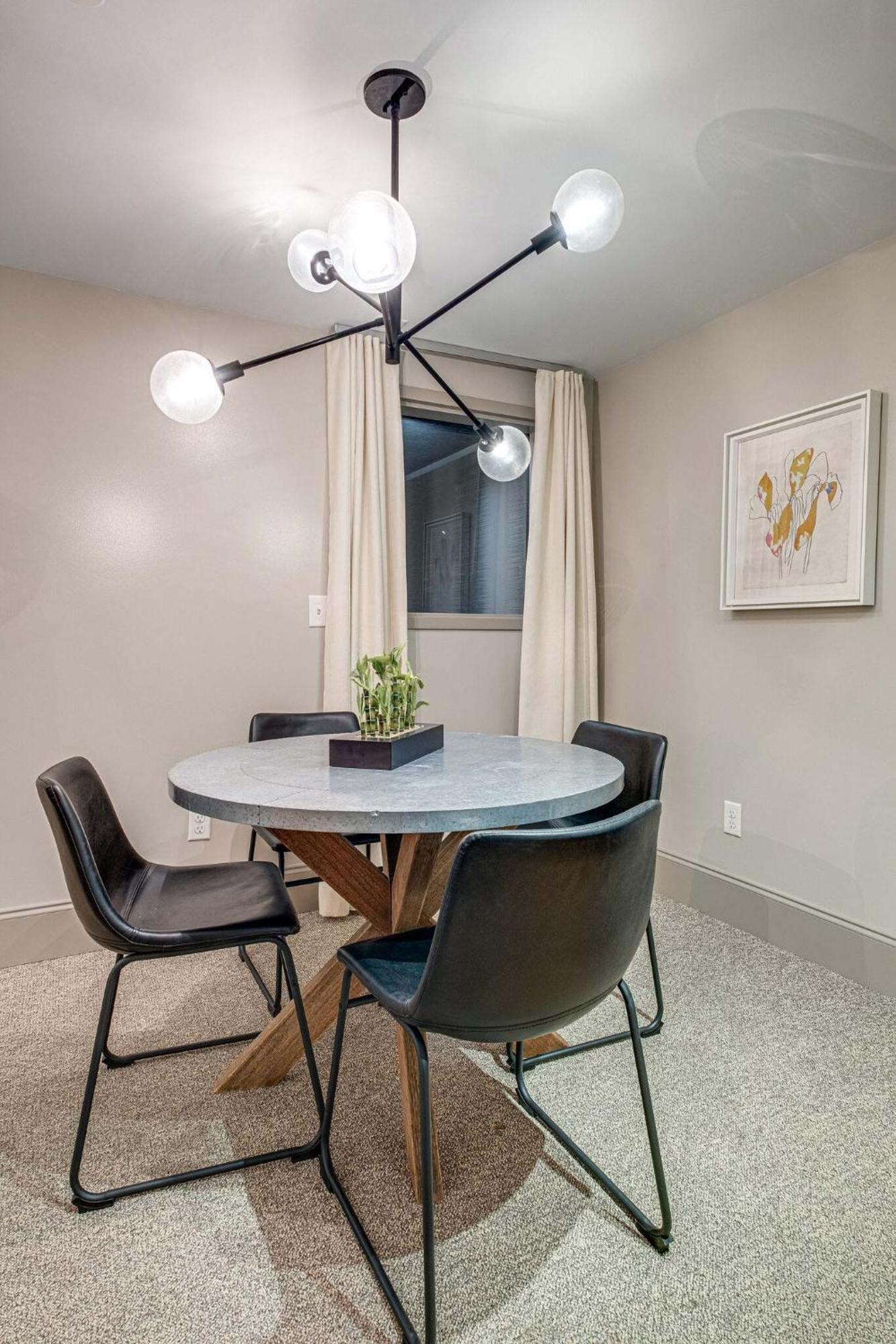 Riverfront Lofts Aparthotel