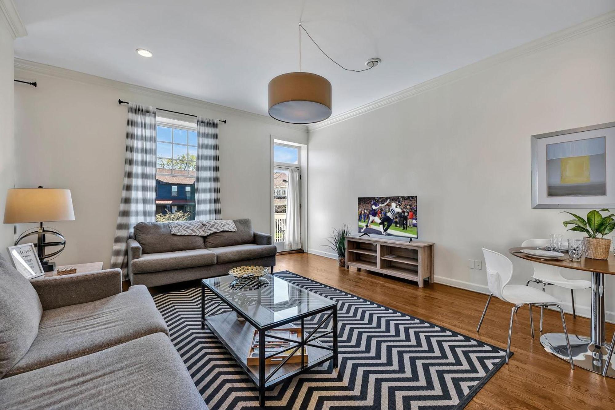 Overlook Plains-priv Rooftop Deck-mins To Broadway Holiday home *