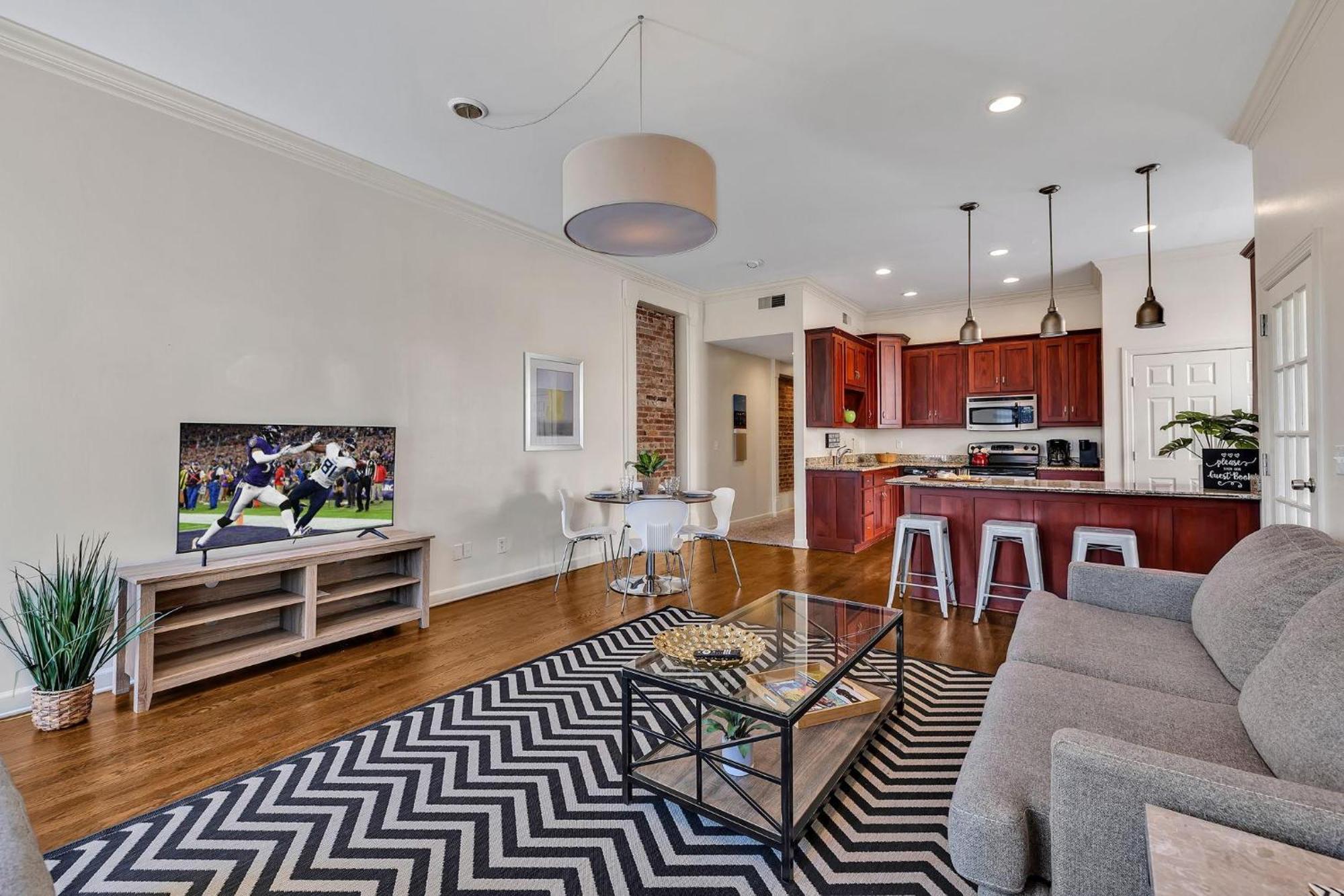 Overlook Plains-priv Rooftop Deck-mins To Broadway Holiday home *