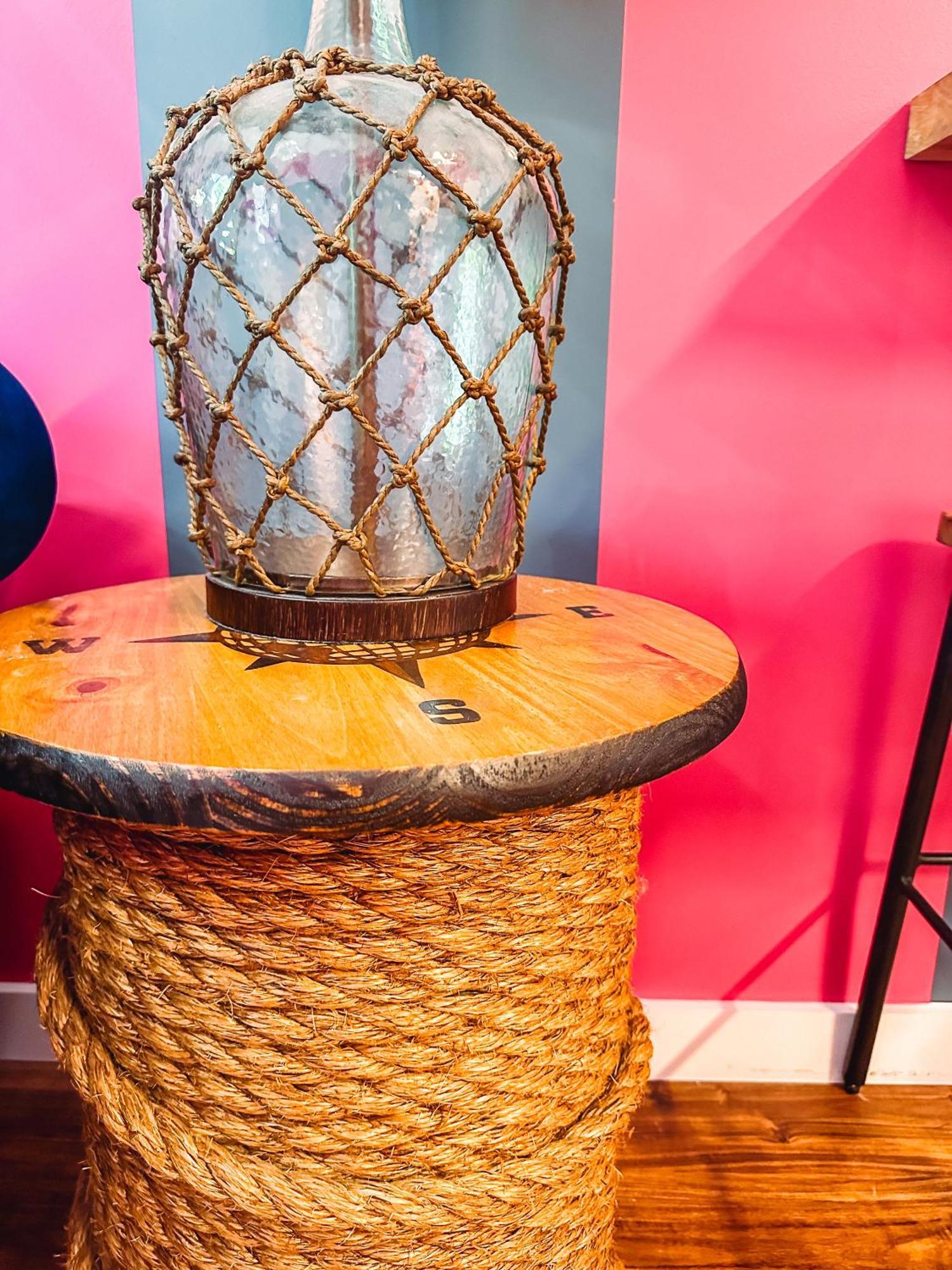 Dolly's Yacht Club - Cozy Retreat Near Broadway Holiday home Nashville