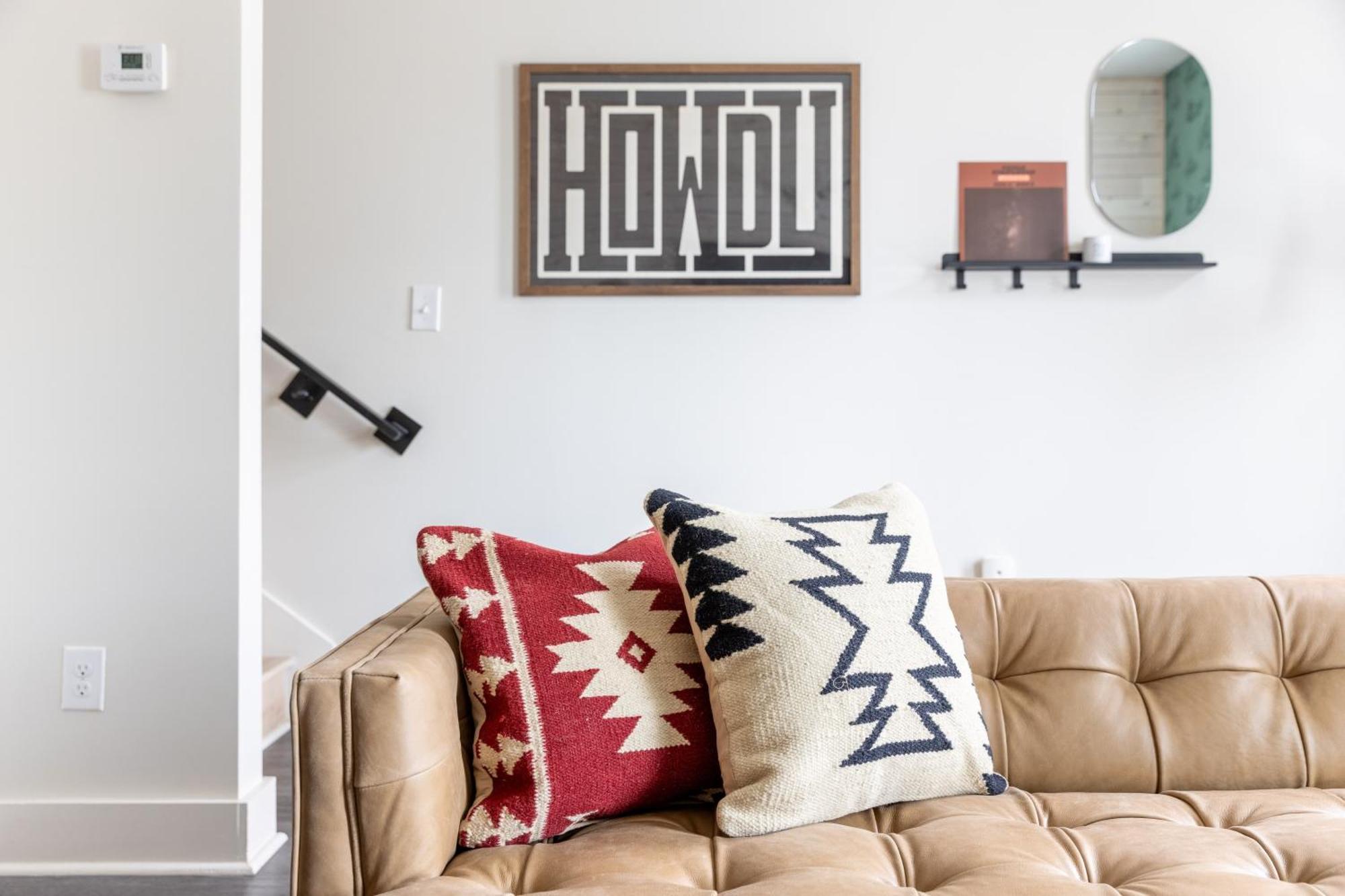 Outrider 1024 By Avantstay Private Balcony Minutes To Broadway Downtown Apartment