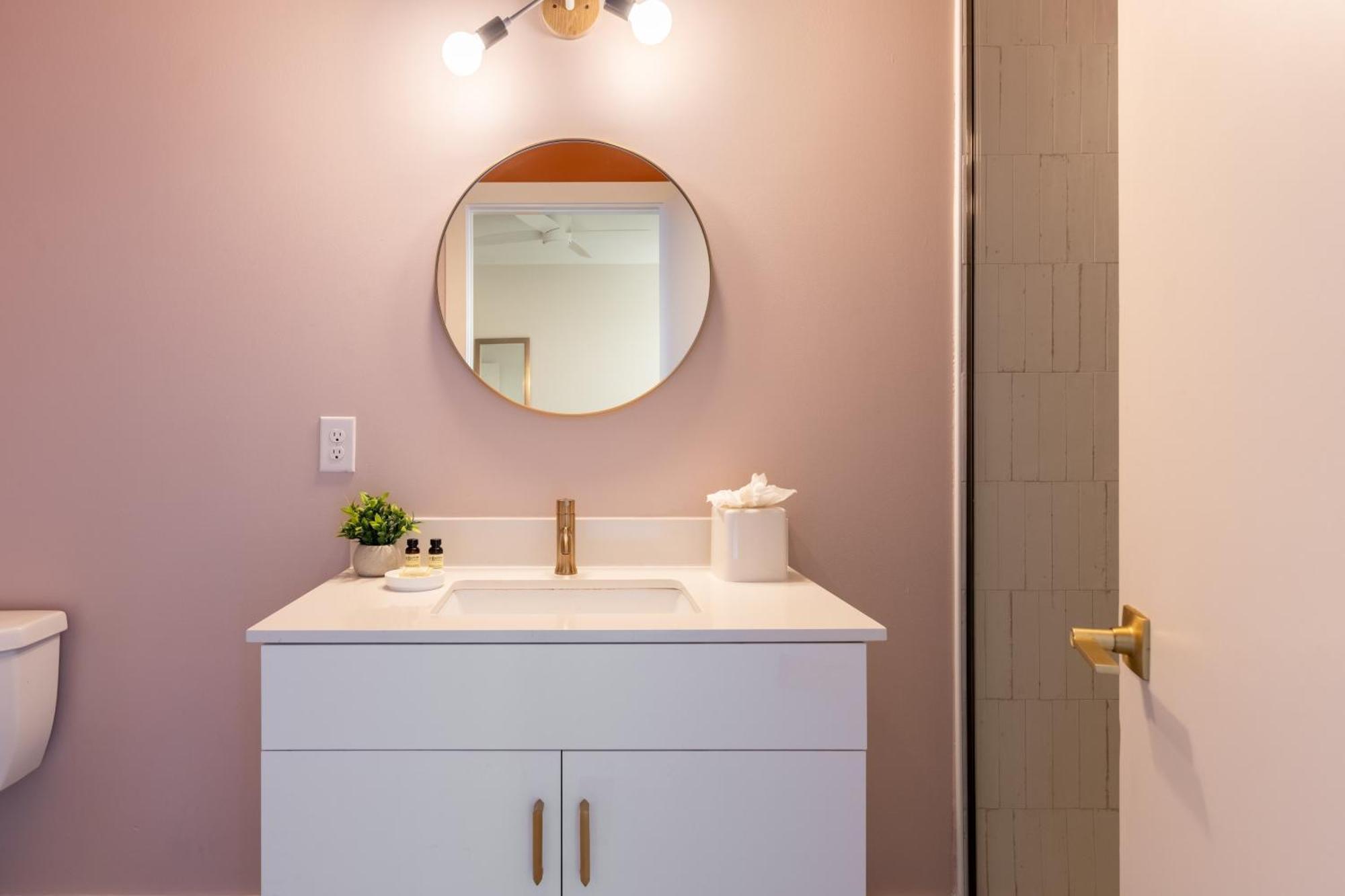Outrider 1016 By Avantstay Private Balcony Minutes To Broadway Downtown