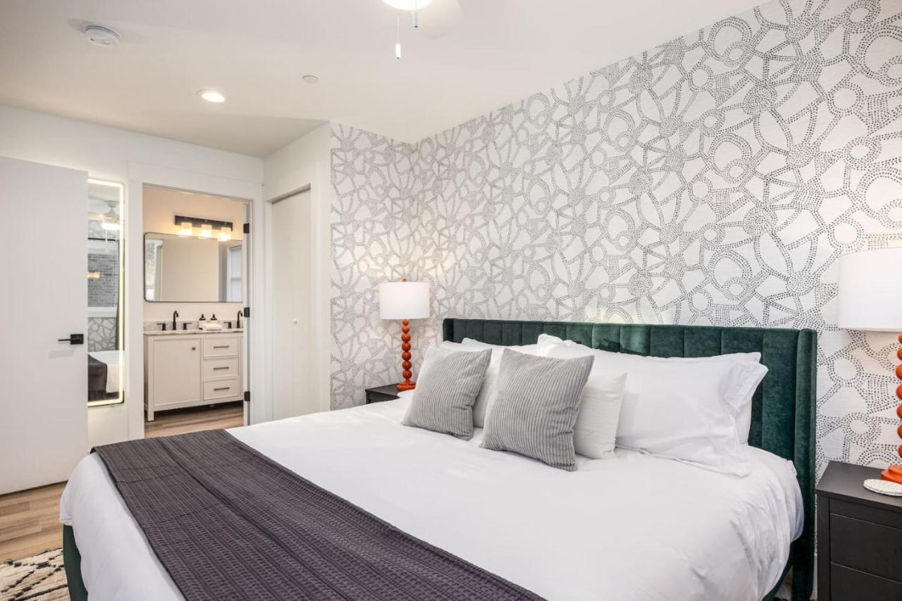 4 Beds 3 Bedroom Updated W Desks Patio And Parking * Nashville