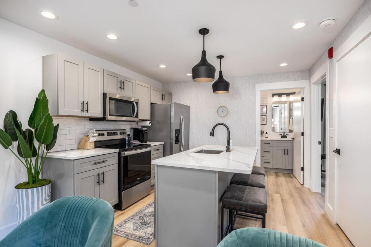 Stunning 2 Bedroom, 3 Beds In Hillsboro Village - Walk To Restaurants