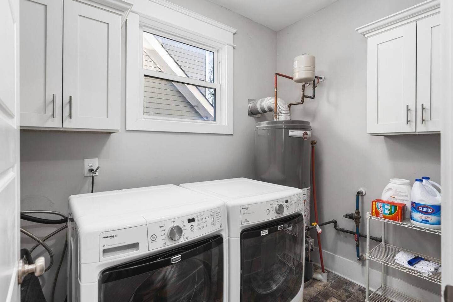 Walk To Broadway & Germantown Large House With Patio Nashville